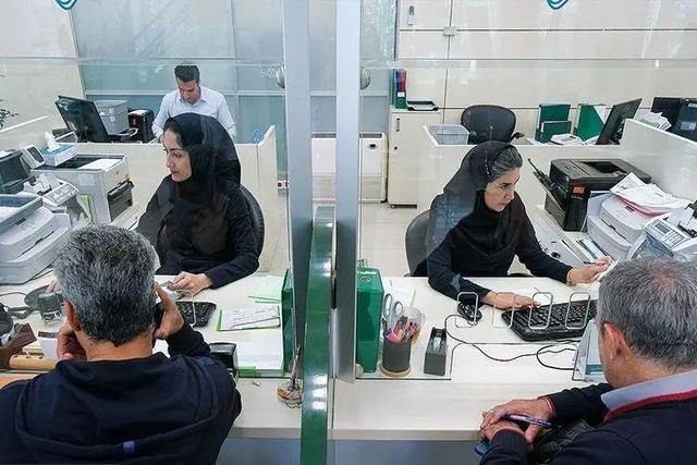 استانداری اصفهان: تا پایان سال جاری، فعالیت ادارات در روزهای پنج‌شنبه به صورت دور کاری خواهد بود