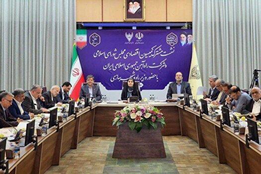 قیمتگذاری یارانه‌ای سوخت و قیمتگذاری تکلیفی حمل و نقل؛ ۲ چالش اصلی صنعت ریلی