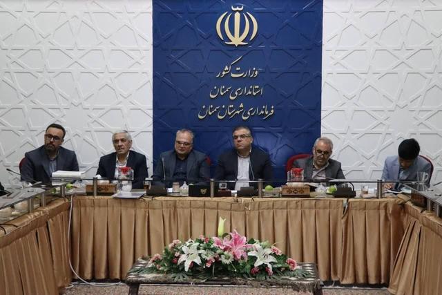 نشست هم‌اندیشی توسعه سیاسی و اجتماعی در سمنان؛ تأکید بر نقش احزاب، نخبگان و گفت‌وگو در مسیر وحدت و نشاط سیاسی