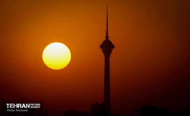 برج میلاد ۱۷ ساله شد| تصاویر دیده نشده از روزهای تولد بلندترین برج ایران