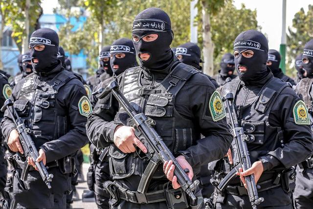 امام جمعه فراشبند: اقتدار پلیس در گرو ارتباط با مردم است