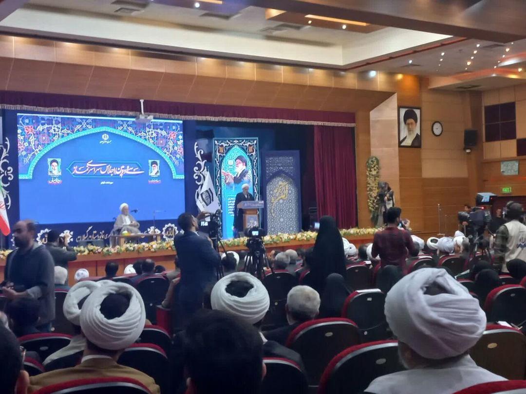 نماز مرد تحول می‌خواهد نه سند تحول/فضای مجازی جایگزین مسجد نشود