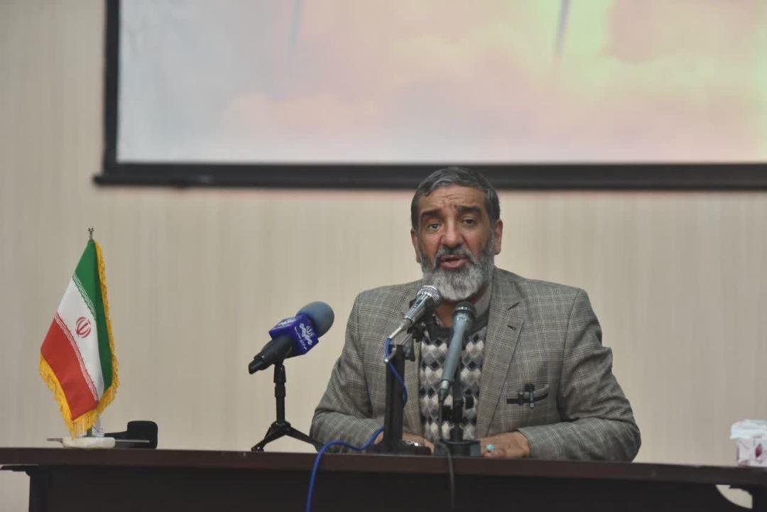 حسین یکتا: دختران دهه هشتادی، کار دشمن را تمام خواهند کرد