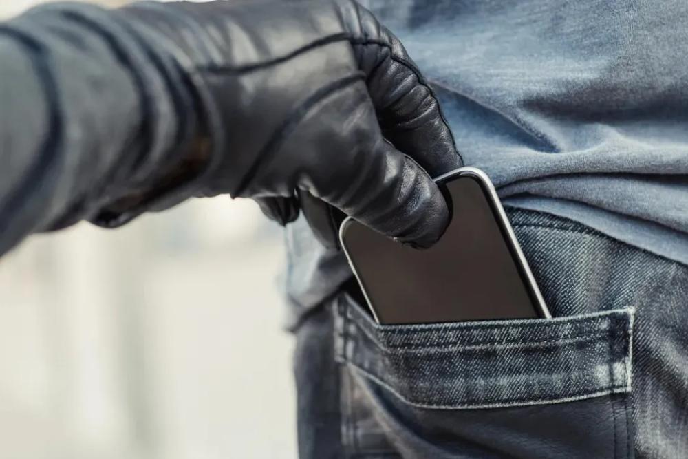 لندن به «پایتخت سرقت تلفن همراه» در اروپا تبدیل شده است+فیلم