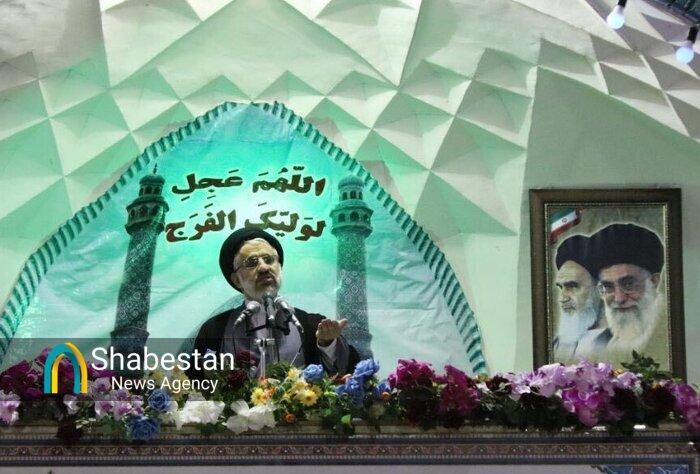 ایران قوی در سایه تقویت اقتصاد و دیپلماسی و حفظ هویت اسلامی است