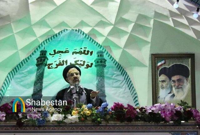 ایران قوی در سایه تقویت اقتصاد و دیپلماسی و حفظ هویت اسلامی است