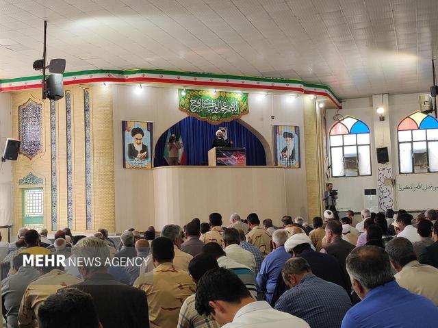 امام جمعه موقت زاهدان: نظارت بر کیفیت کالاهای تولیدی وظیفه دولت است