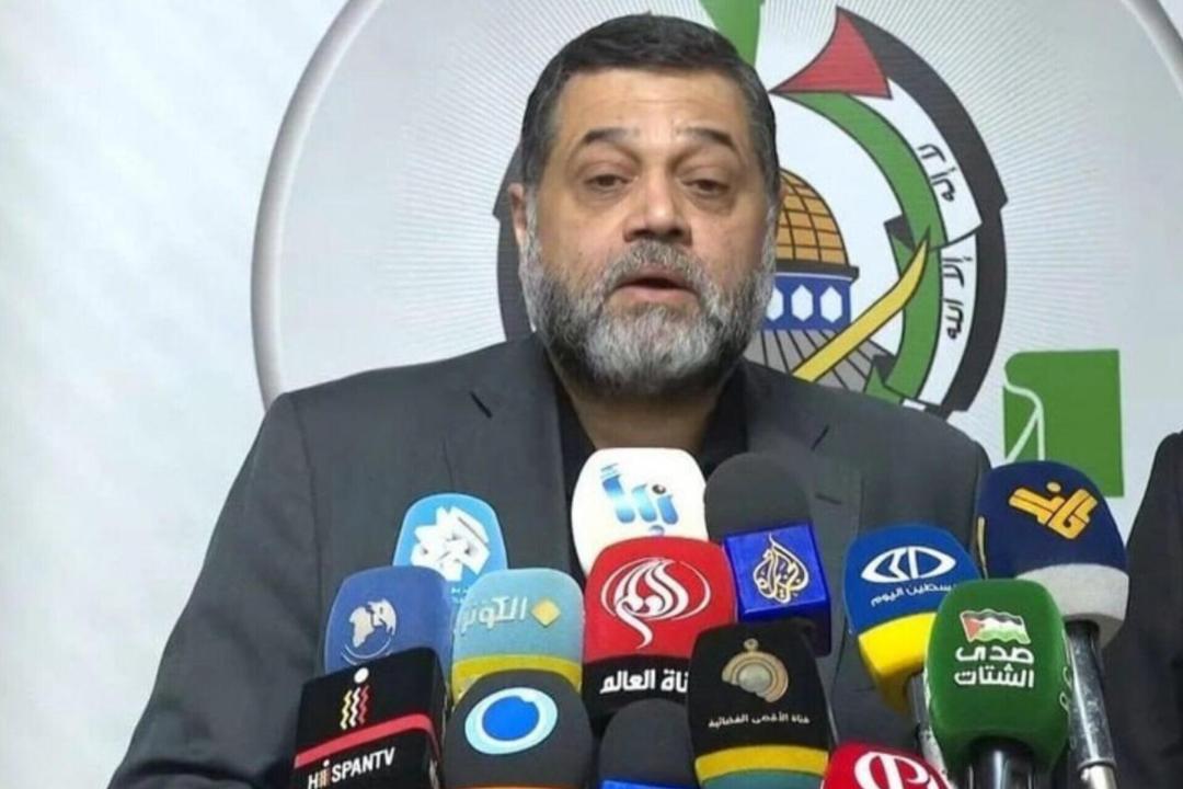 حماس: اعتبار دولت آمریکا در معرض آزمایش قرار دارد، زیرا پایبندی کابینه «نتانیاهو» به آتش‌بس را تضمین کرده/ در جریان مذاکرات موفق شدیم نقشه‌ها را اصلاح کرده و مساحت عقب‌نشینی نظامیان صهیونیست را گسترش دهیم/ ورود روزانه ۶۰۰ کامیون کمک‌رسانی به غزه، از فردا آغاز می‌شود/ ملت ما به سلاح و مقاومت بیش از همه نیاز دارد؛ هرگز قیمومیت خارجی را نخواهیم پذیرفت