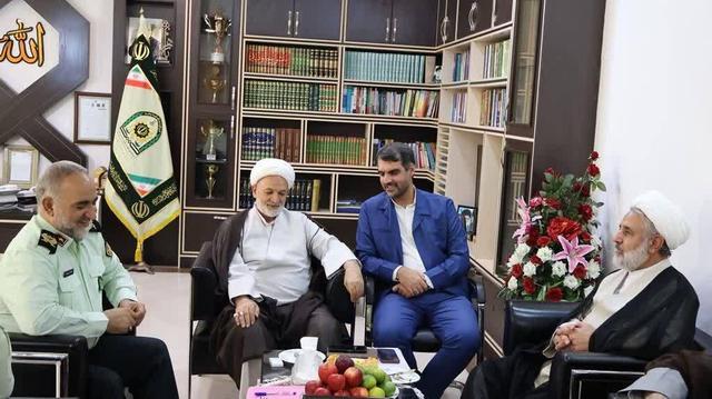 فراجا بار ترک فعل و کم کاری دستگاههای دیگر را هم بدوش می کشد