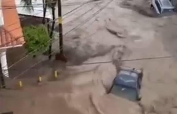 فیلم/ مرگ‌آفرینی باران در مکزیک
