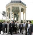 روز جهانی حافظ و تعابیر رهبر انقلاب؛ «شاعری همچنان ناشناخته» / چرا فقط ۵۰۰ غزل از لسان الغیب باقی مانده؟