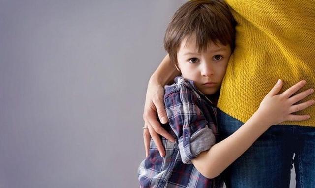این علائم در کودک دانش آموزتان نشانه اضطراب جدایی است+ راهکارهای مدیریت اضطراب جدایی