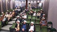 مدیران ادارات به اقامه نماز اول وقت توجه ویژه داشته باشند. 