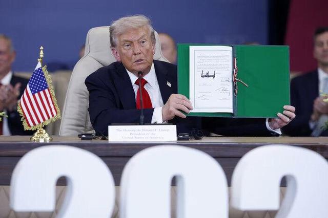 ترامپ توافقنامه موسوم به صلح غزه را امضا کرد
