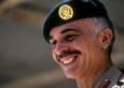 عکس؛ سفر در زمان؛ «ملک حسین پادشاه اردن» در ۱۷ سالگی و در فرودگاه لندن؛ سال ۱۳۳۱