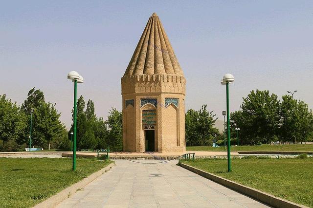 ظرفیت گردشگری بارگاه حیقوق نبی(ع) دچار کم توجهی نشود