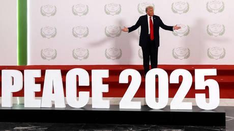 Clinton hails Trump for Gaza peace deal