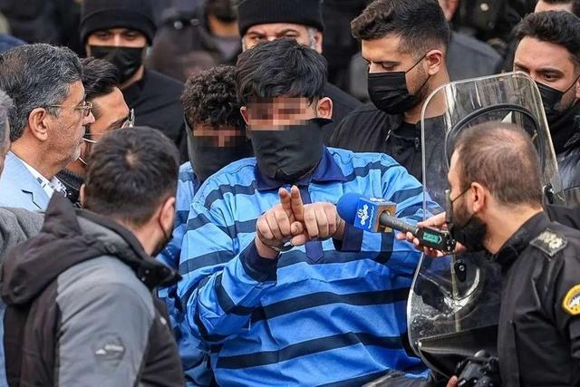 وکیل: قاتل «امیرمحمد خالقی» در ملاعام اعدام نمی‌شود