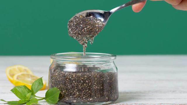 دانه چیا با آب جوش؛ راز جدید کاهش وزن و تقویت بدن!