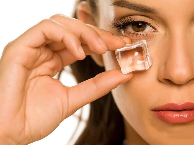 راهکارهای خانگی برای خوابیدن ورم صورت