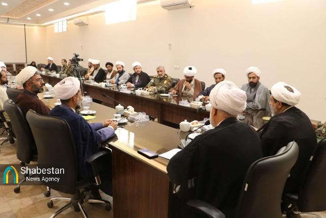 دیدار رؤسا و کارکنان عقیدتی سیاسی ارتش در کرمان با نماینده ولی فقیه در استان