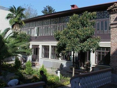 ساخت‌وساز در محدوده خانه تاریخی قدیری رشت باید متوقف شود