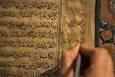 فیلم/ رونمایی از نسخه خطی نفیس قرآن ۲۹۹ ساله در حرم مطهر رضوی