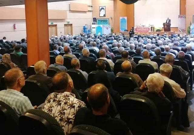 همایش ایثارگران و کهنه‌سربازان ارتش در شیراز برگزار شد / تأکید ایثارگران بر پیگیری غرامت جنگ
