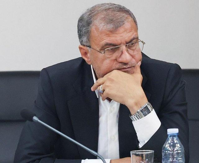 بازدید احمد مرادی از روستاهای غرب بخش فین/پل کروئیه رویدر در مسیر تکمیل