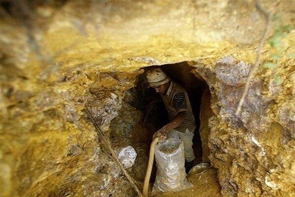 جان باختن یک کارگر به‌دلیل ریزش آوار در معدن طبس / علت حادثه در دست بررسی است