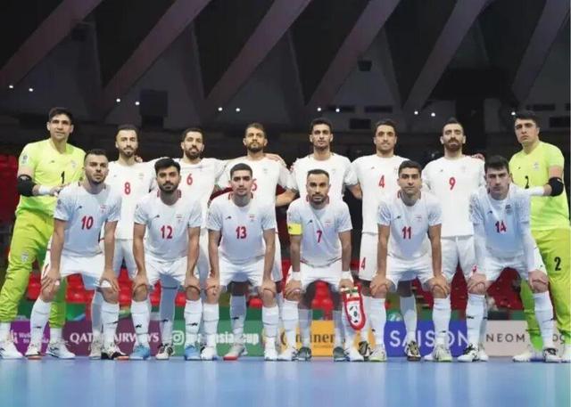 فوتسالیست‌های ایران مقابل روسیه ایستادند
