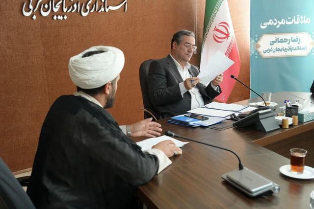 پیگیری جدی مطالبات محله حسین‌آباد ارومیه؛ امام جماعت مسجد یا زهرا (س) با استاندار دیدار کرد