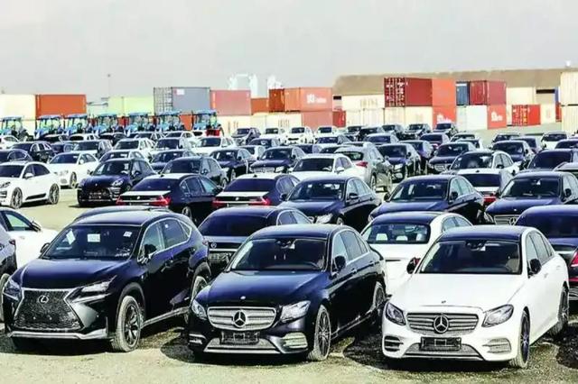 تعارض در رفتار خودروسازان باید شفاف‌سازی شود