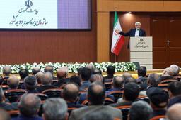 عارف: فعال‌سازی مکانیسم ماشه مبنای حقوقی و قانونی ندارد