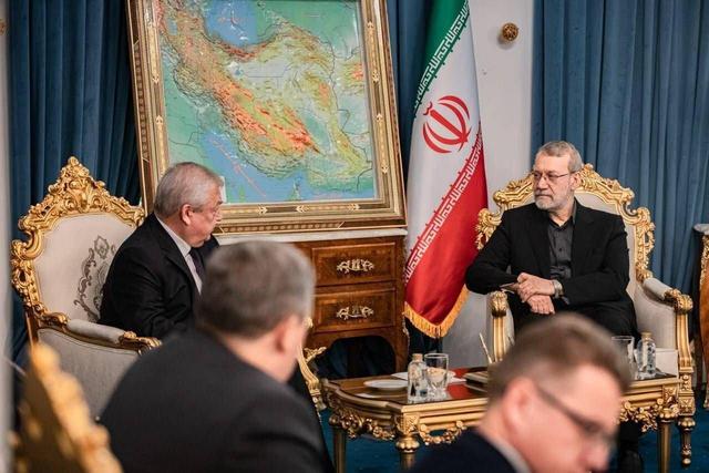 قدردانی لاریجانی از مواضع روسیه در دیدار با نماینده پوتین