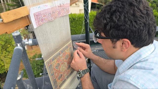 یکی از ریزباف‌ترین فرش‌های جهان در رامسر خلق شد