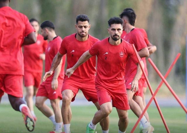 موضع رختکن پرسپولیس درباره سرمربی؛ کاپیتان همه‌کاره شد