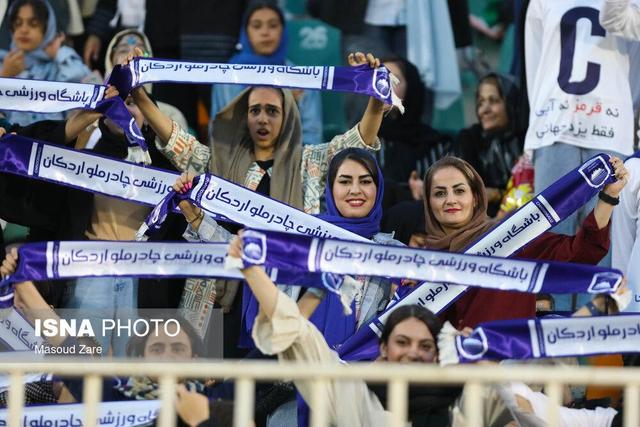 اولین میزبانی رسمی چادرملو با ۱۱ هزار و ۵۰۰ تماشاگر/سهم بانوان ۱۰۰۰ صندلی