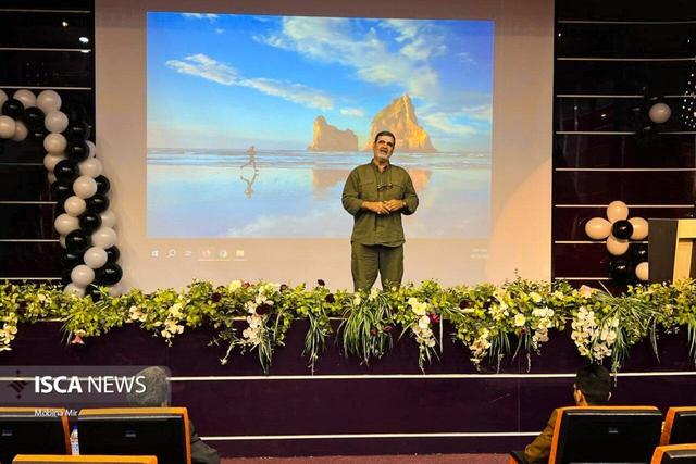 دانشگاه باید زمینه رشد دانشجویان را فراهم کند