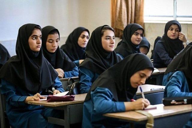 دو وزارتخانه مکمل آهن در مدارس توزیع می کنند/ فرزندانتان را برای مصرف قرص‌های آهن قانع کنید