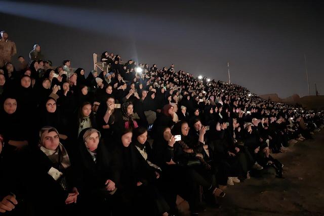 دشمن بر بی‌حجاب کردن دختران و زنان ایران متمرکز شده است