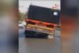 ببینید | حرکت کامیون بدون لاستیک عقب در بزرگراه مشهد!