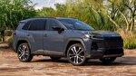 تویوتا RAV4؛ SUV آرام، بالغ و بی‌ادعا که هنوز فرمان کلاس خودش را در دست دارد