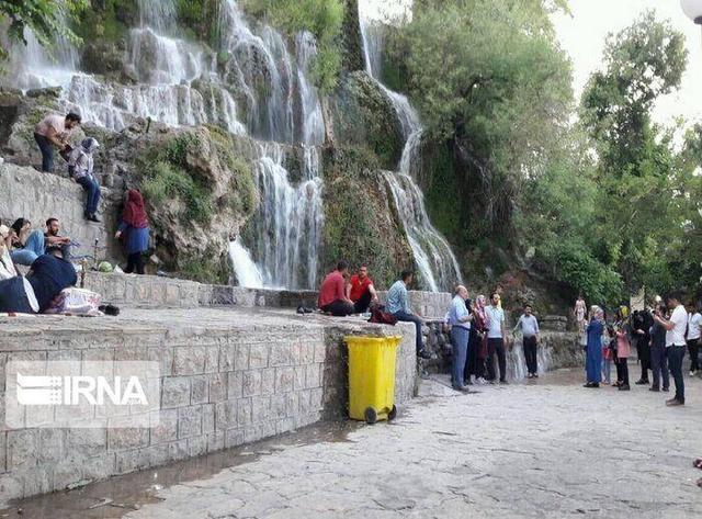 آبشار نیاسر در آستانه تخریب / ریزش قریب‌الوقوع صخره‌ها گردشگران را تهدید می‌کند