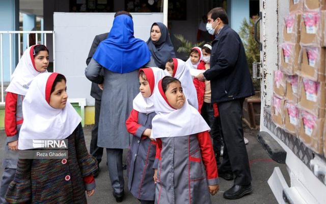 ۴۶ انجمن اولیا و مربیان البرز حایز رتبه برتر کشوری شدند 