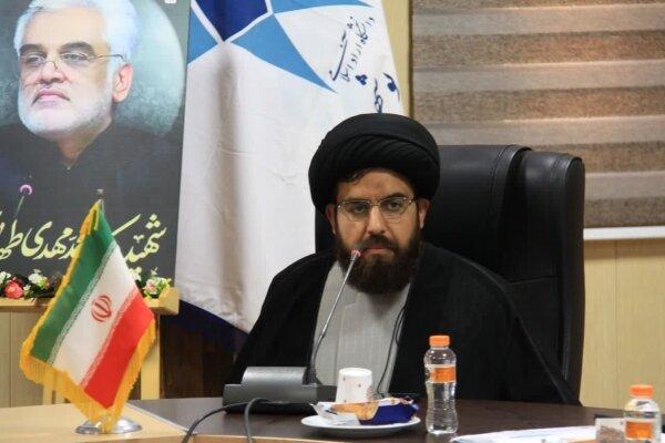 معلمان و استادان پرچمداران انسان سازی در جامعه هستند