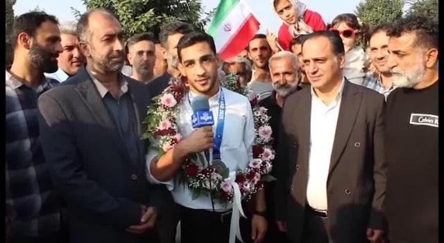 استقبال پرشور قائم‌شهری‌ها از نایب‌قهرمان کشتی فرنگی جهان