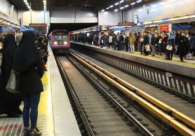 داد خبرگزاری اصول‌گرا هم درآمد / «نقص‌های پیاپی متروی تهران»