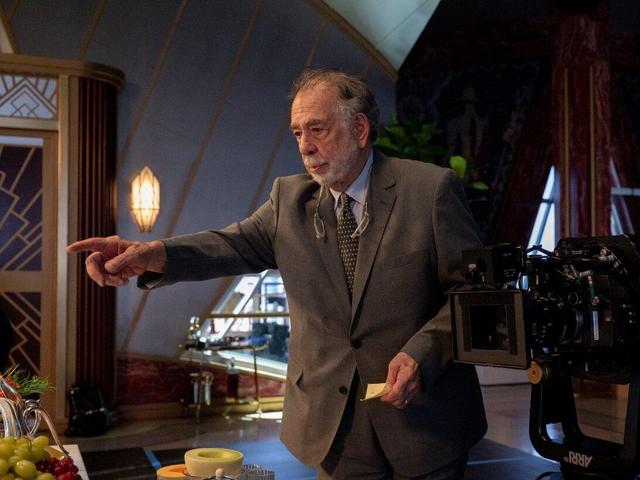 کارگردان «پدرخوانده» ساعت عجیبی را که طراحی کرده می‌فروشد