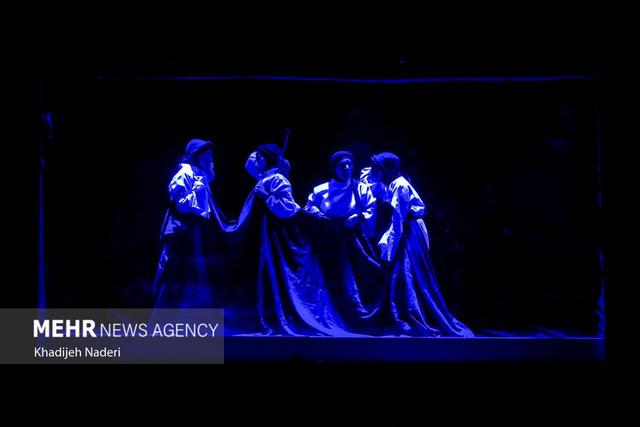 اجرای نمایش «یک تن» در اصفهان